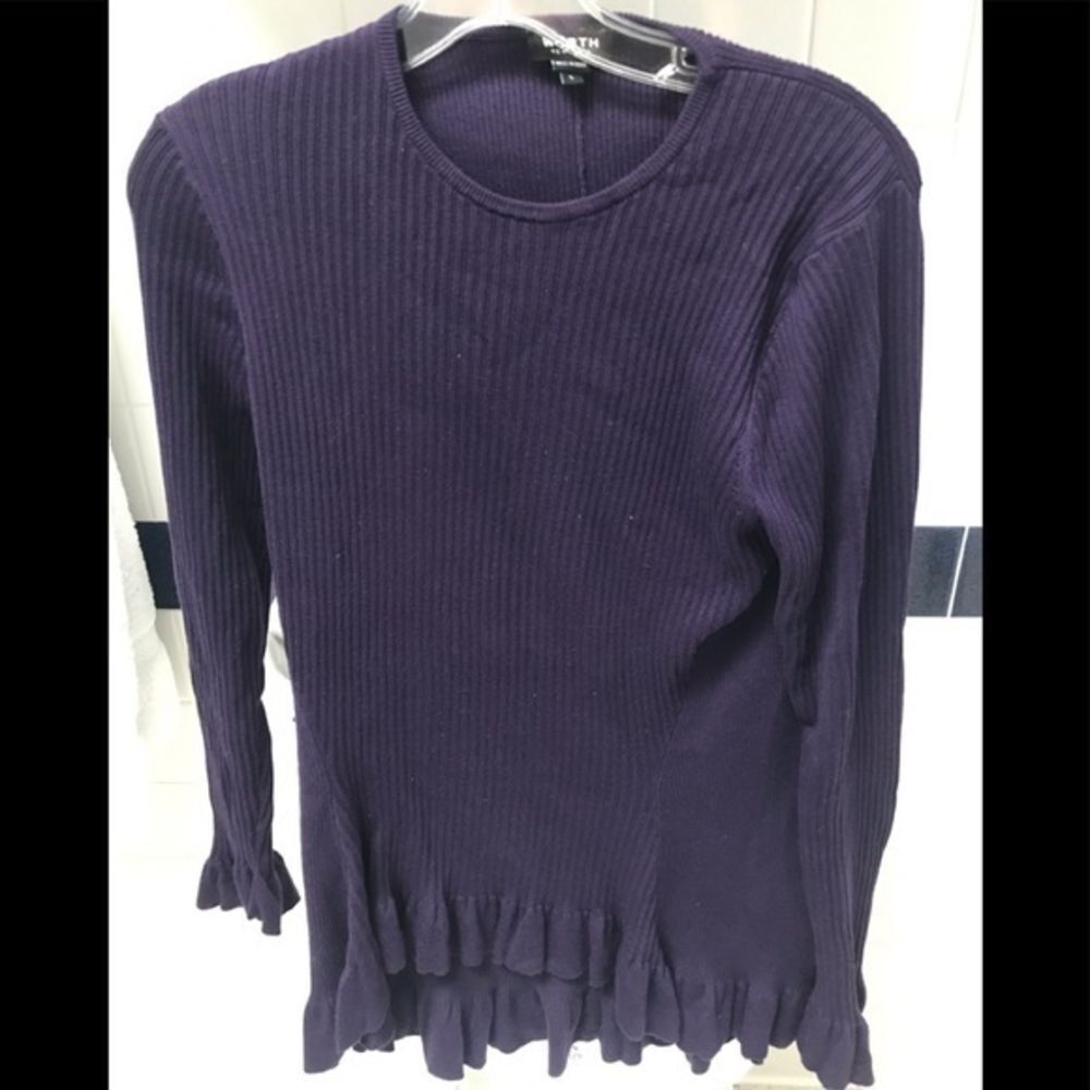 Worth NY Purple Sweater with Ruffle size Large‎